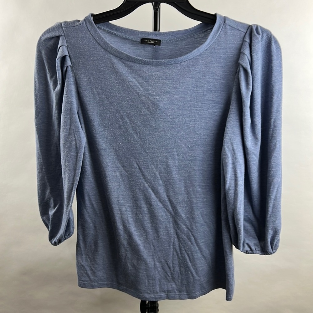 Ann Taylor Women’s Size Medium Blue Blouse